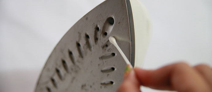 utu-kireci-nasil-temizlenir-buhar-deliklerini-temizleme